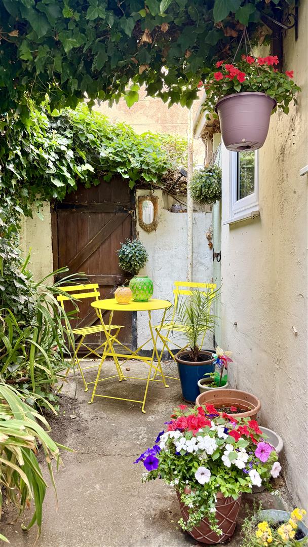 4 bed property in Priory Road, Hastings